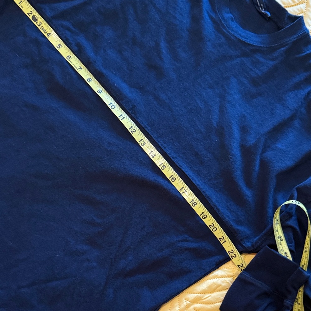 Norwegian, cruise line  Navy Crewneck lightweight  Sweatshirt - Picture 3 of 6